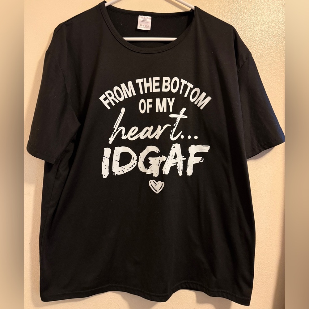 Black Graphic T-Shirt with White Text Size XXL